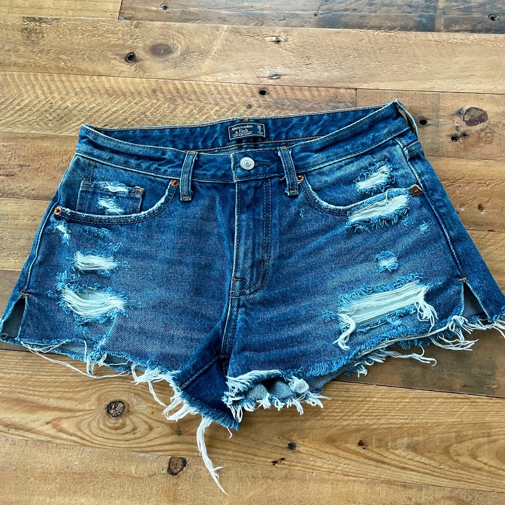 Abercrombie’s and Fitch Low waist short